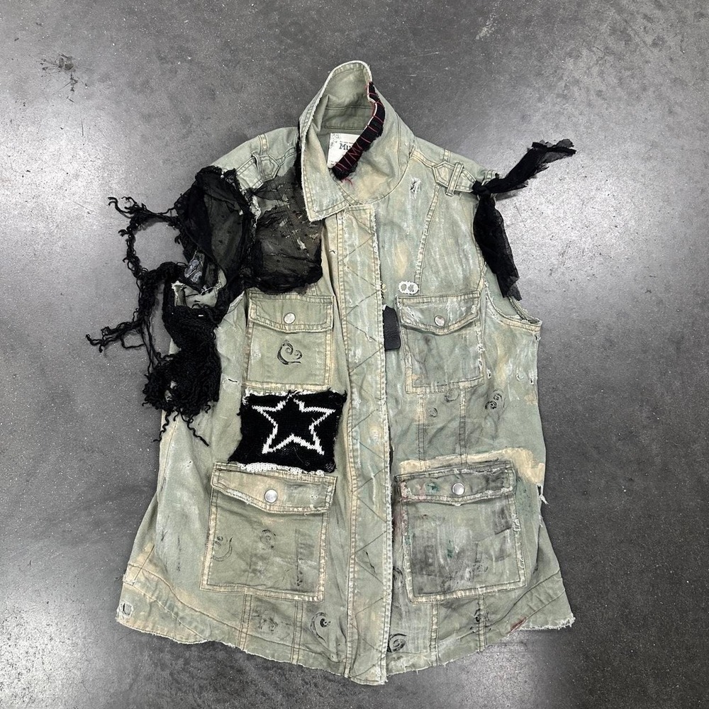Mudd custom distressed denim vest with black lace and star patchwork. Size Lg